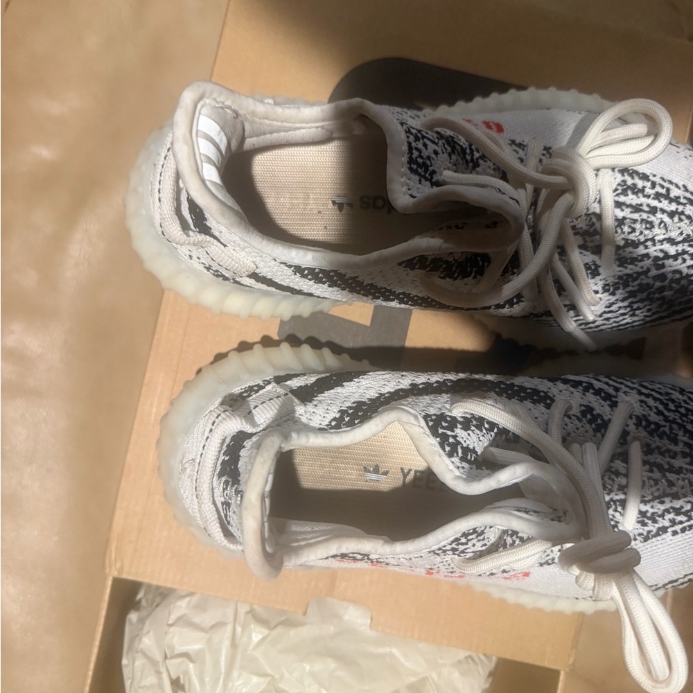Yeezy 350 zebra
